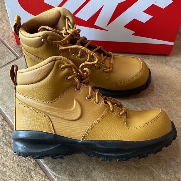 + NIKE + Manoa LTR Boot - Picture 7 of 10